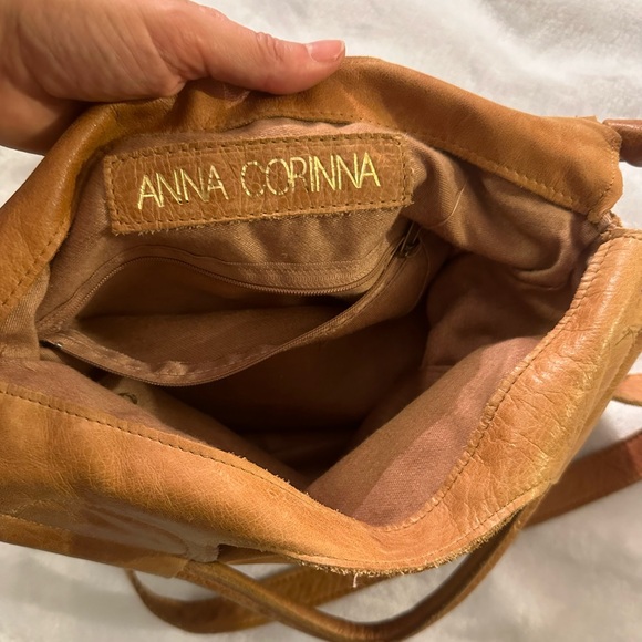Anna Corrina $248 leather shoulder bag. Excellent condition. Super soft leather - Picture 3 of 9